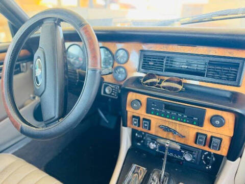 1985 Jaguar XJ-12