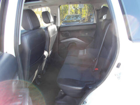 2008 Mitsubishi Outlander SE