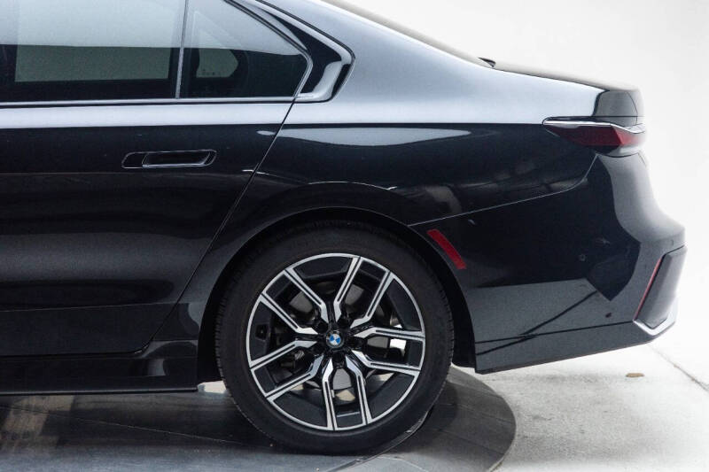 2023 BMW 7 Series 740i