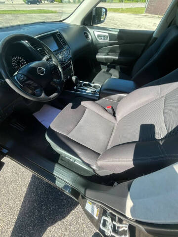2020 Nissan Pathfinder SV
