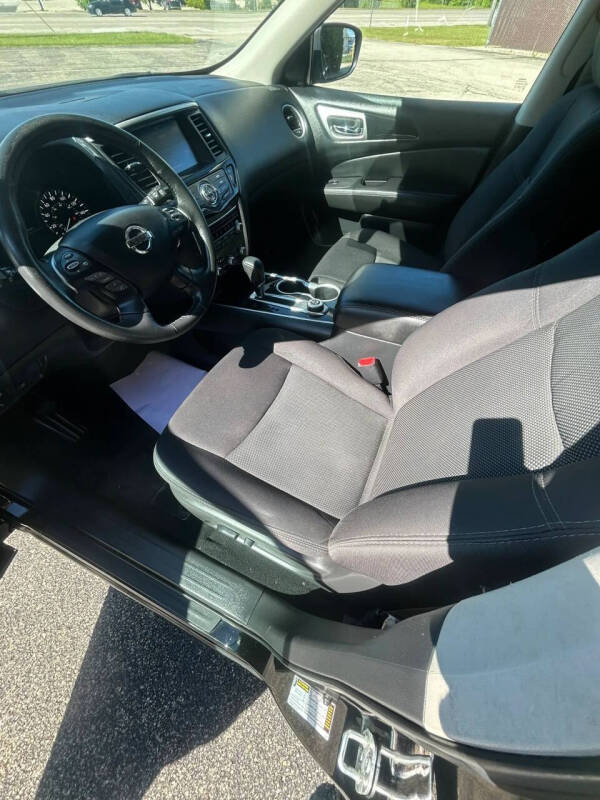2020 Nissan Pathfinder SV