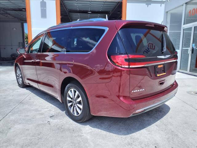 2021 CHRYSLER Pacifica Minivan - $22,397