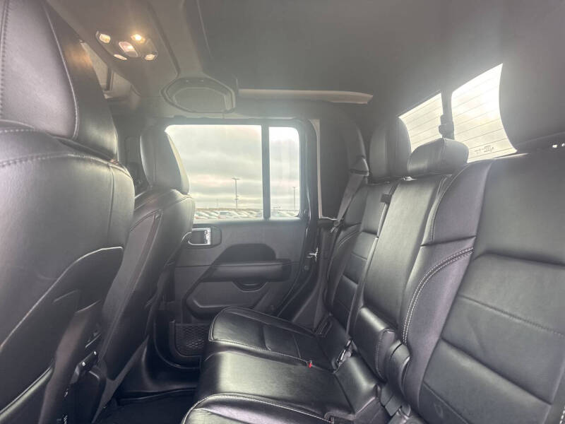 2022 Jeep Gladiator Overland