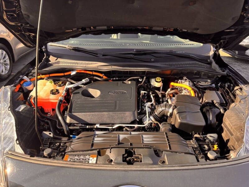 2020 Ford Escape Hybrid Titanium