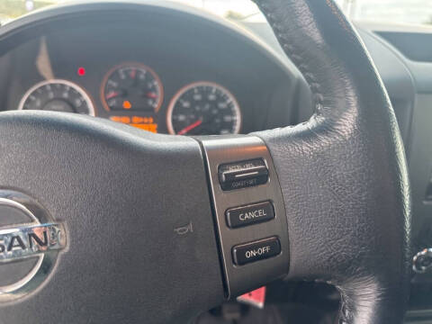 2011 Nissan Titan SV