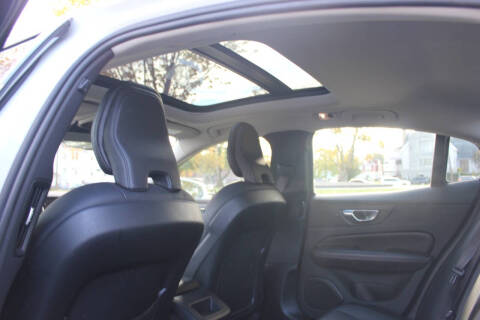 2020 Volvo S60 T5 Momentum