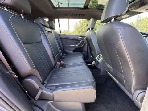 2022 Volkswagen Tiguan SE R-Line Black