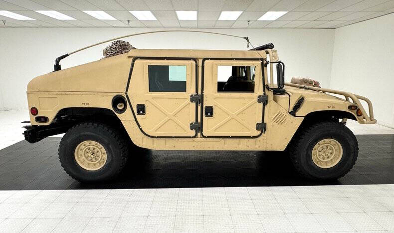 2005 AM General Hummer