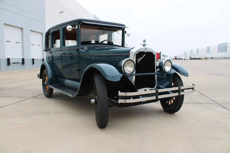 1927 Oldsmobile Sedan