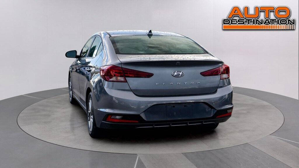 2019 Hyundai ELANTRA for sale at Auto Destination in Puyallup, WA