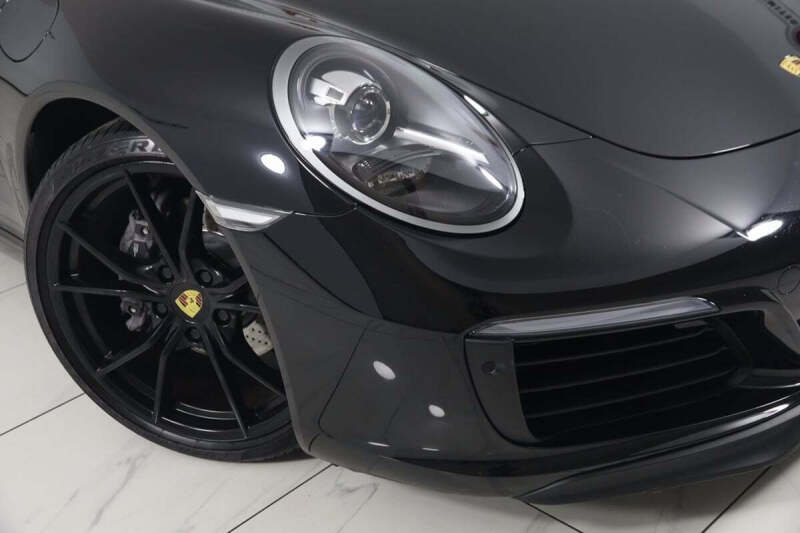 2019 Porsche 911 Carrera