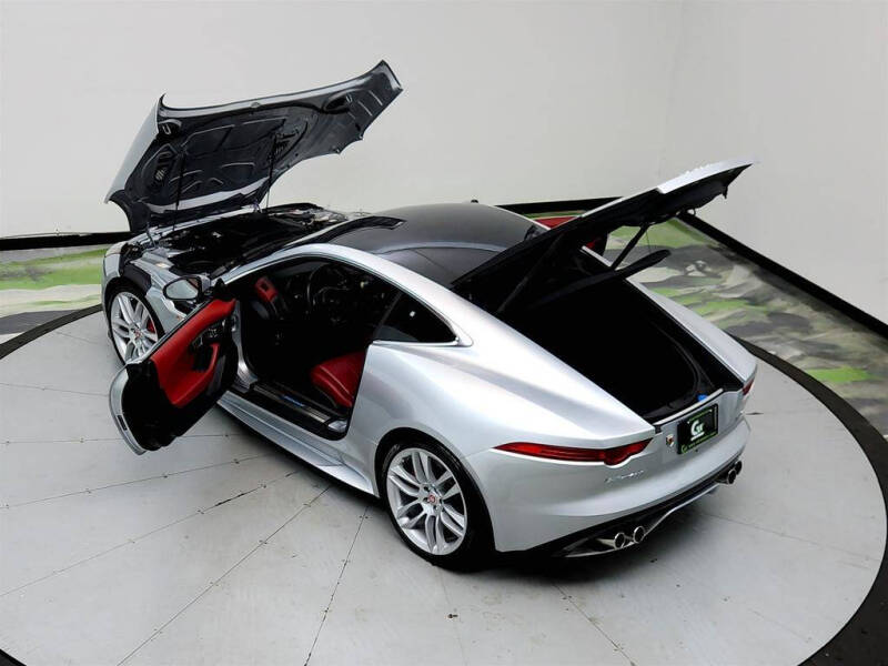 2016 Jaguar F-TYPE R