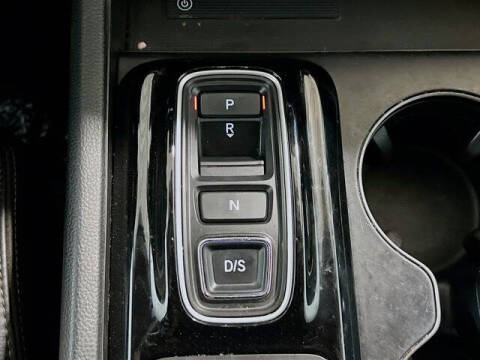 2023 Honda Pilot EX-L w/Rear Captain's Chairs