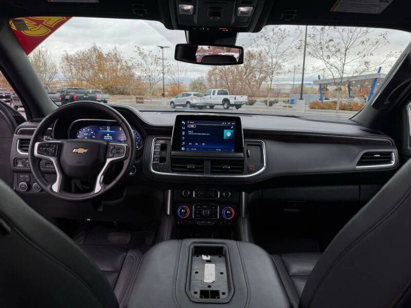 2023 Chevrolet Suburban LT