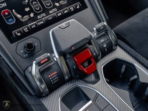 2023 Lamborghini Urus Performante