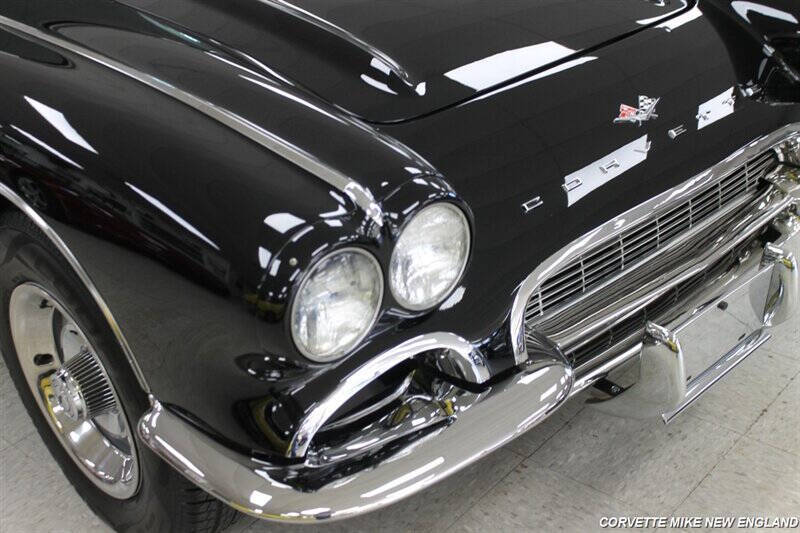 1961 Chevrolet Corvette 32