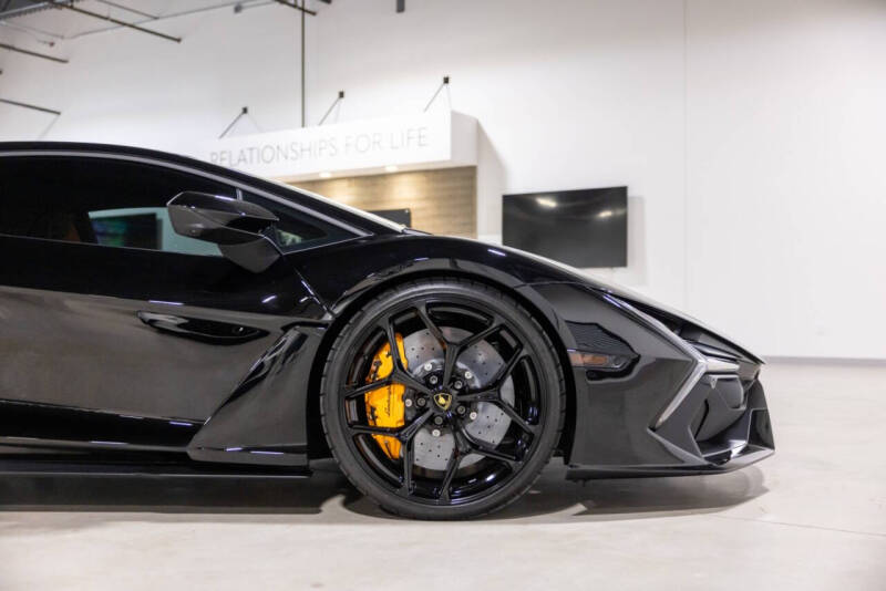 2025 Lamborghini Revuelto