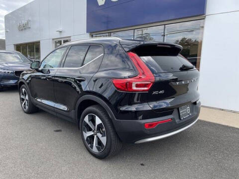 2025 Volvo XC40 B5 Plus Bright Theme