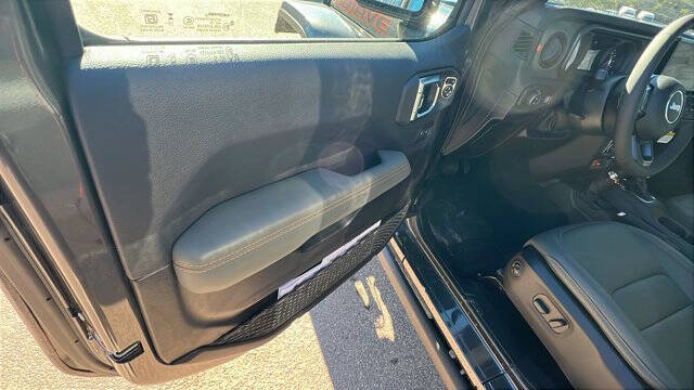 2026 Jeep Gladiator Mojave X