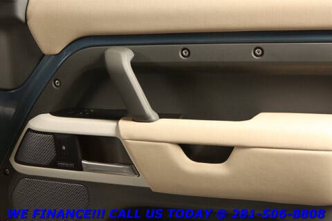 2022 Land Rover Defender 110 SE