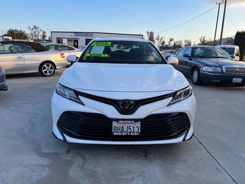 2018 Toyota Camry LE photo 3