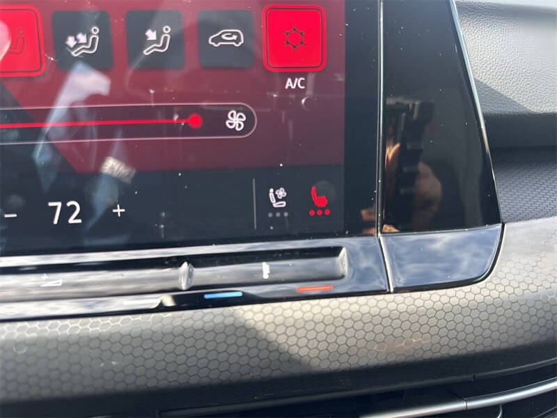 2024 Volkswagen Golf GTI SE