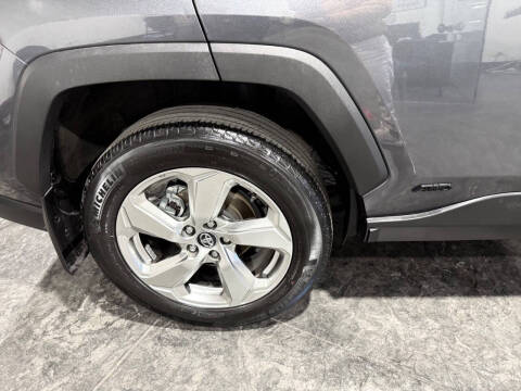 2021 Toyota RAV4 Hybrid XLE Premium