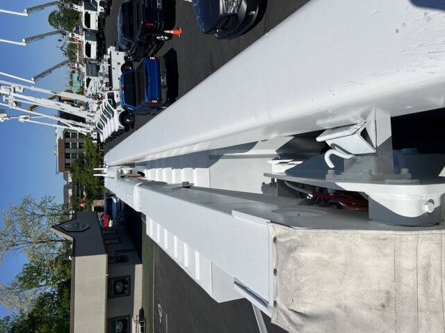 2017 Freightliner M2 106