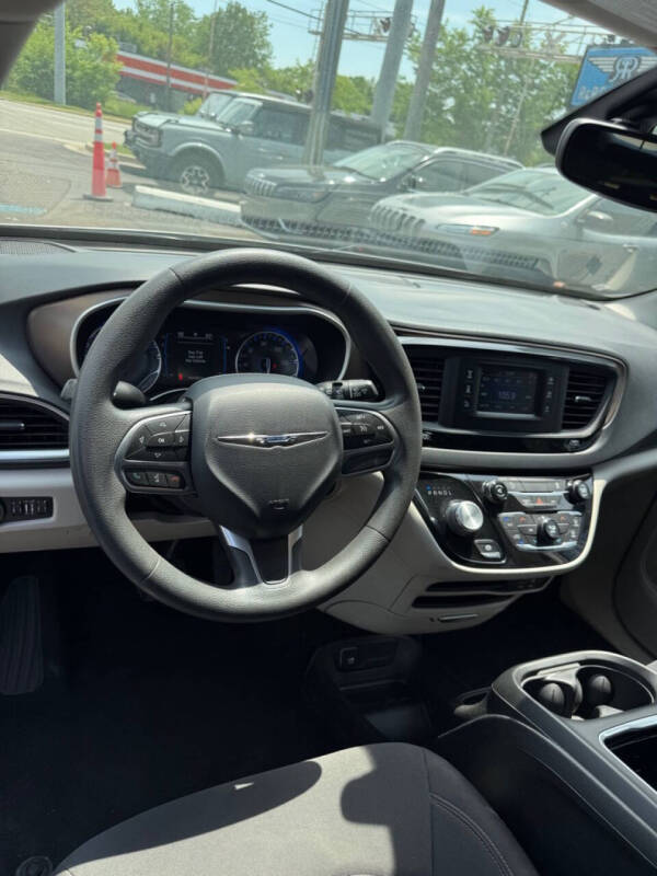2017 Chrysler Pacifica LX