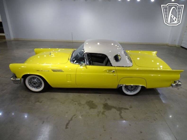 1957 Ford Thunderbird