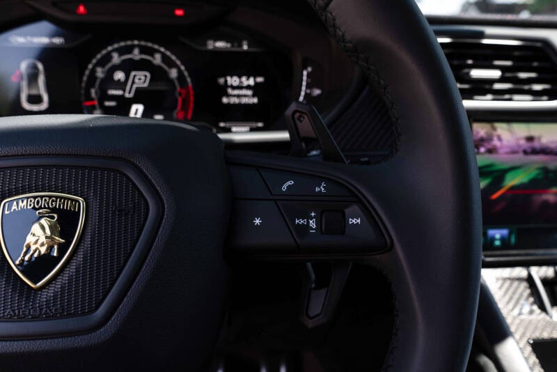 2024 Lamborghini Urus Performante