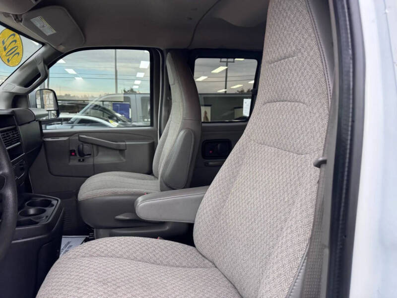 2022 Chevrolet Express LS 3500