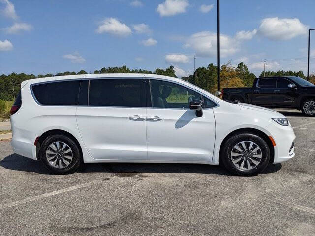 2025 Chrysler Pacifica Plug-In Hybrid