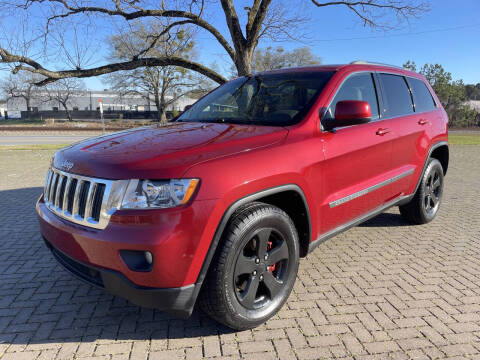 2011 Jeep Grand Cherokee for sale at PFA Autos in Union City GA