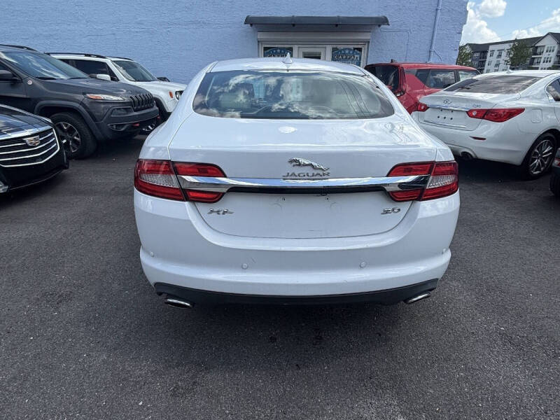 2015 Jaguar XF 3.0 Sport