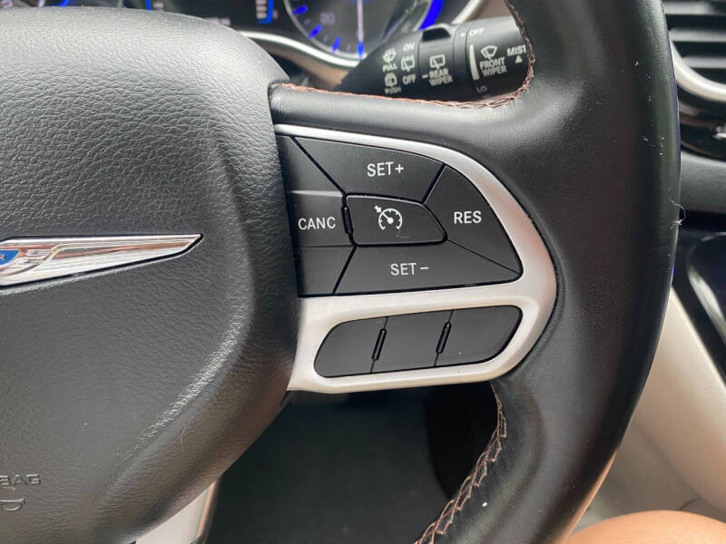 2017 Chrysler Pacifica Touring-L