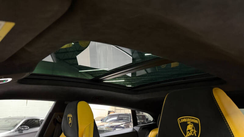 2022 Lamborghini Urus