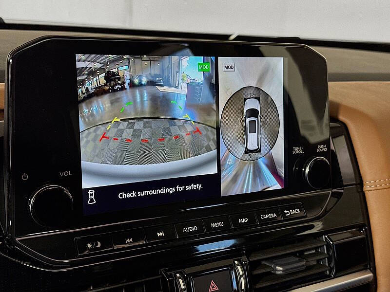 2025 Nissan Pathfinder Platinum