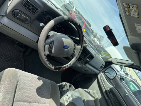 2004 Ford Excursion XLT