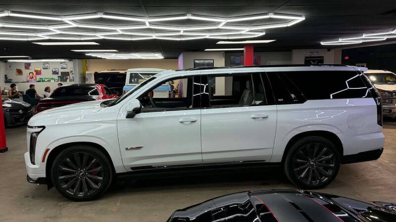 2026 Cadillac Escalade-V ESV