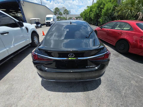 2022 Lexus ES 300h