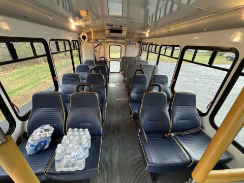 2010 Ford E-Series E-450 SD