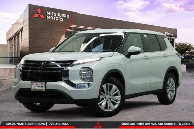 2026 Mitsubishi Outlander ES
