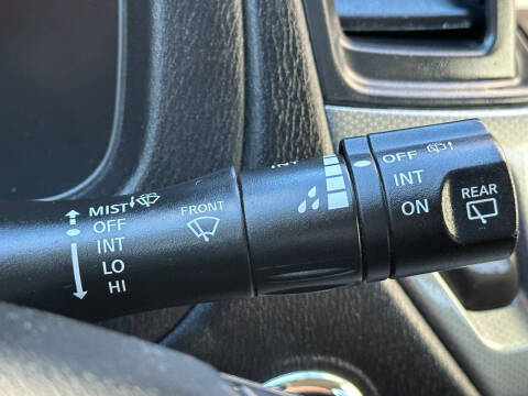 2017 Nissan Pathfinder SL