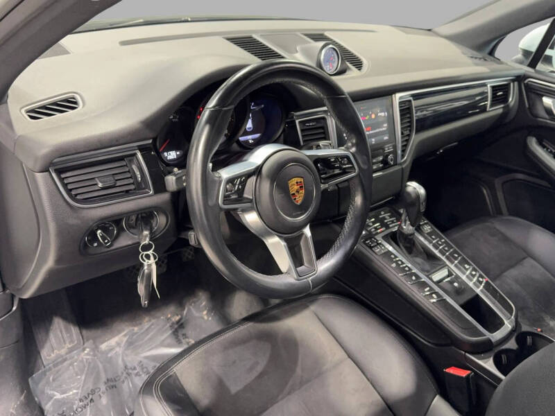 2017 Porsche Macan