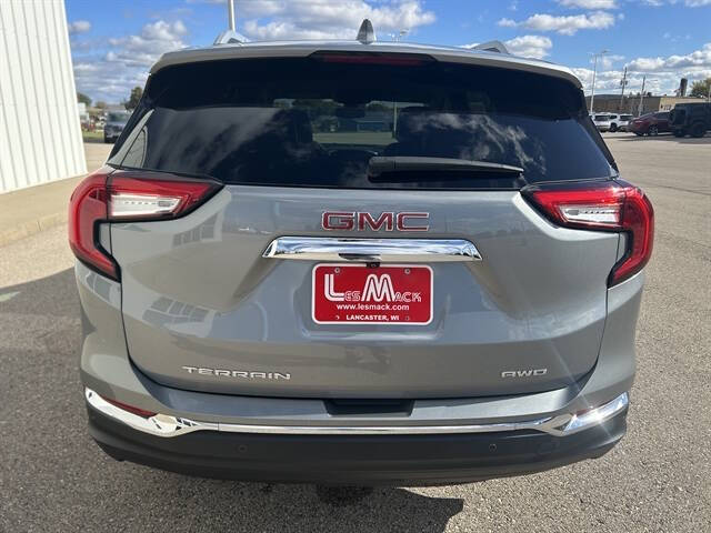 2024 GMC Terrain SLT