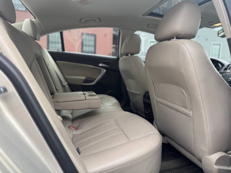 2012 Buick Regal Premium 2