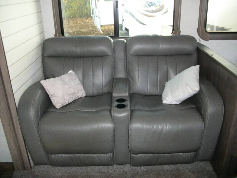 2020 Sunset Trail Ultra lite 331BH