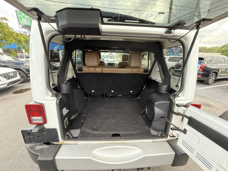 2013 Jeep Wrangler Unlimited Sahara