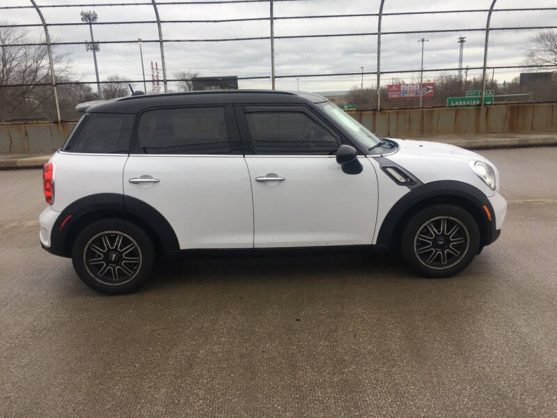 2014 MINI Countryman Countryman S photo 22